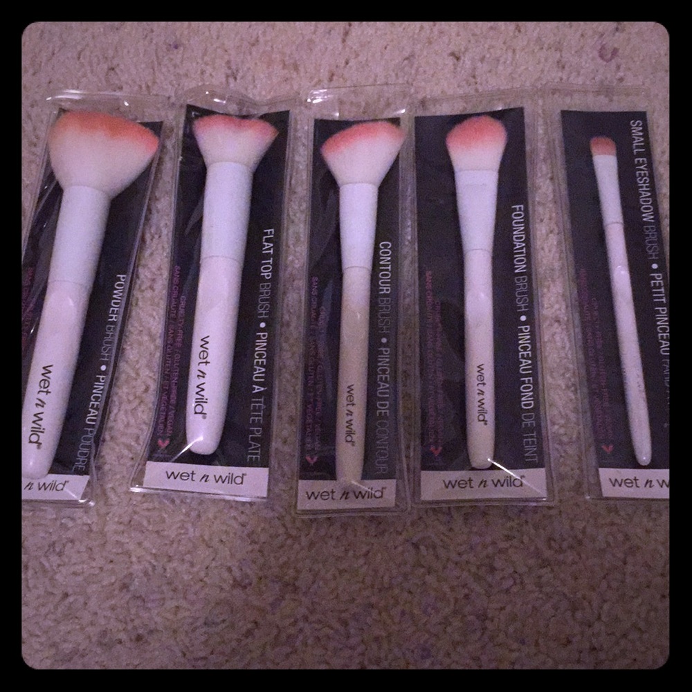 5 wet n wild brushes